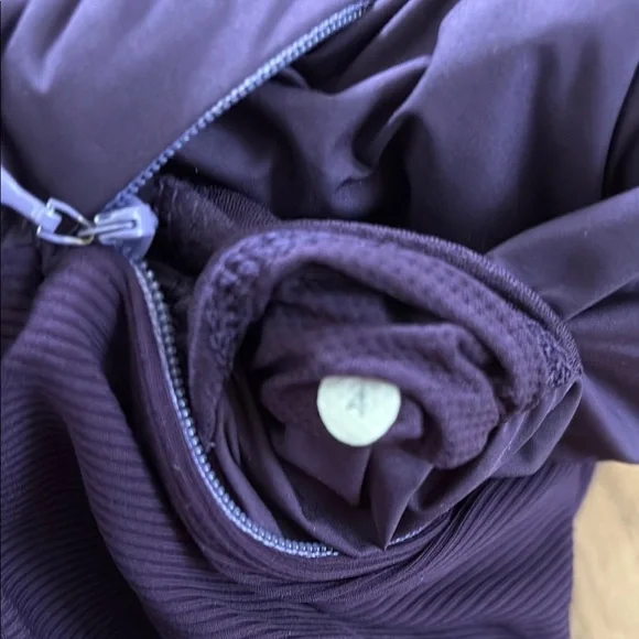 Lululemon athletica purple quilted vest size 4 - Picture 4 of 4